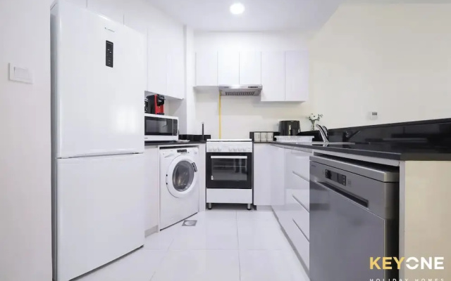 Viridis Living Chic and Spacious 1BR