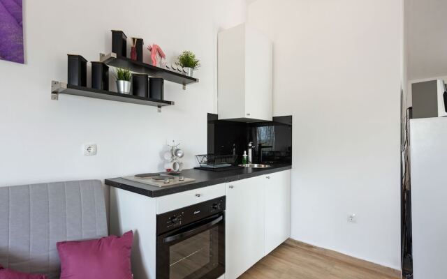Lovely Apartment in Maslenica With Terrace