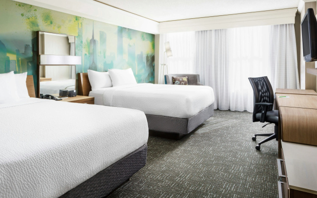 Courtyard by Marriott Chicago Magnificent Mile