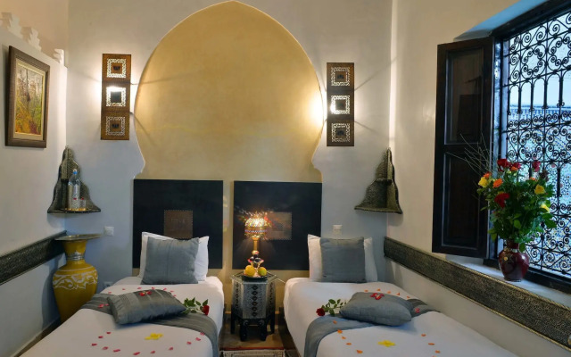 Riad La Porte Rouge By La Siredrah