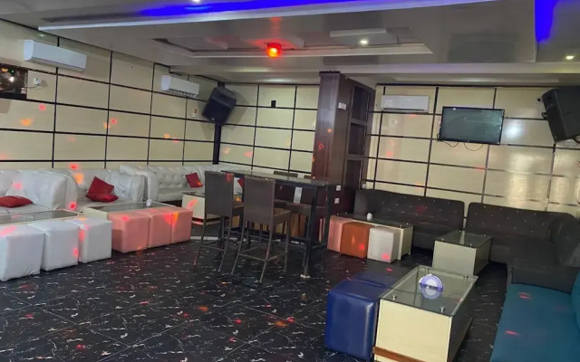Aotel Hotels & Suites (Ojota)