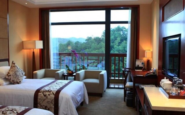 New Century Resort & Spa Puer