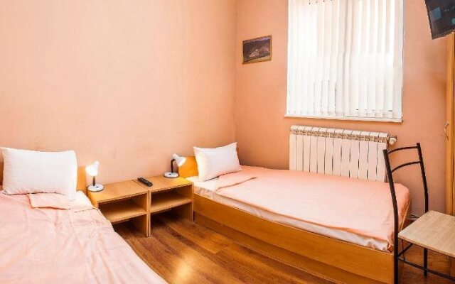 Ivani Hostel and B&B