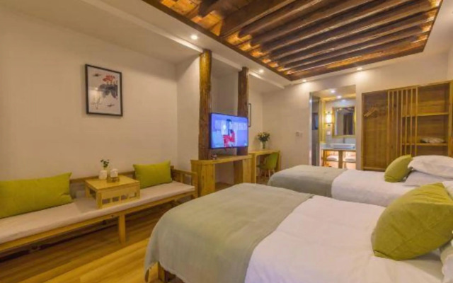 Lijiang Village House