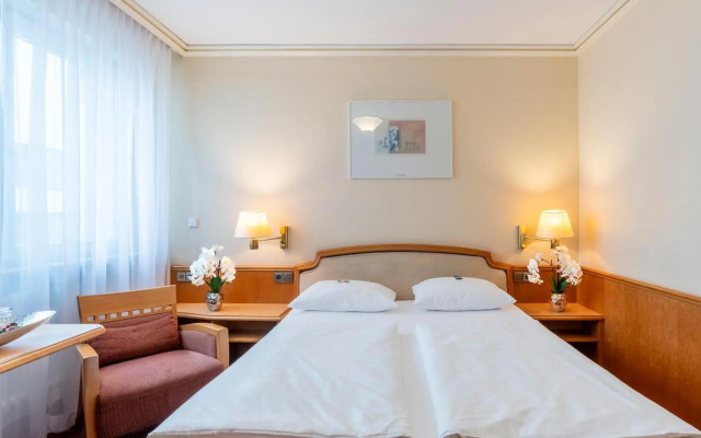 PLAZA INN Rieker Stuttgart Hauptbahnhof