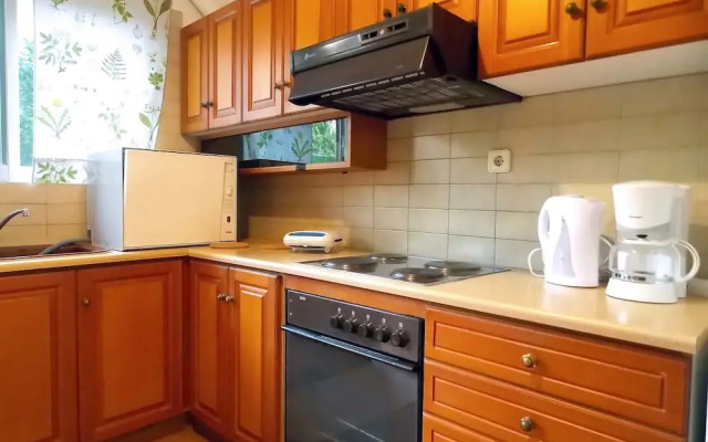 Glyfada Spacious Apartment Garden