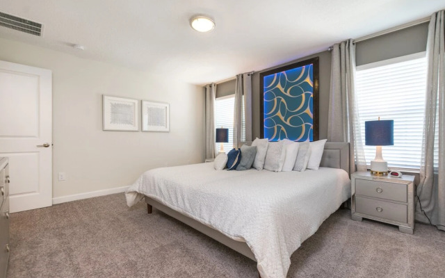 Stinger Villa 8941 Champiosn Gate