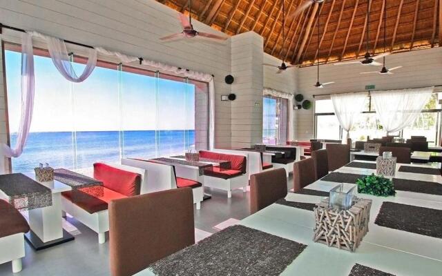 True Beachfront Condo - Corazon