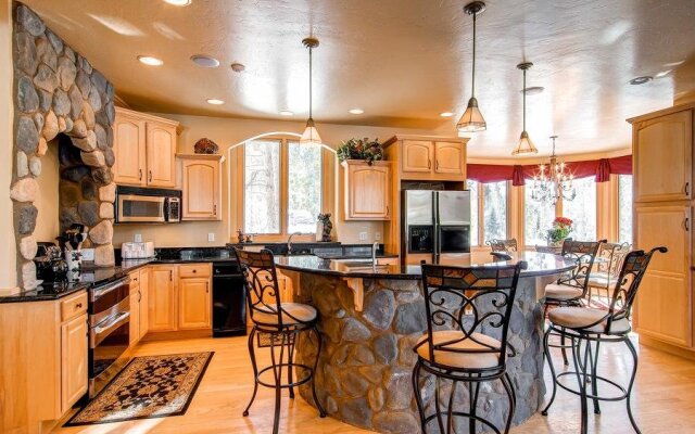 Highlands Ridge Retreat By Pinnacle Lodging