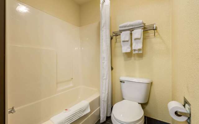 Comfort Inn Warren I-69