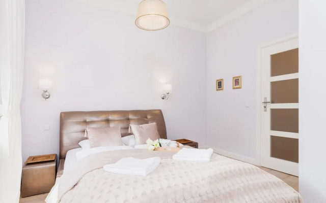 Apartment Lubicz Cracow by Renters
