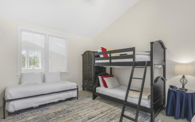 1285 Laurel Grove 'seabatical'