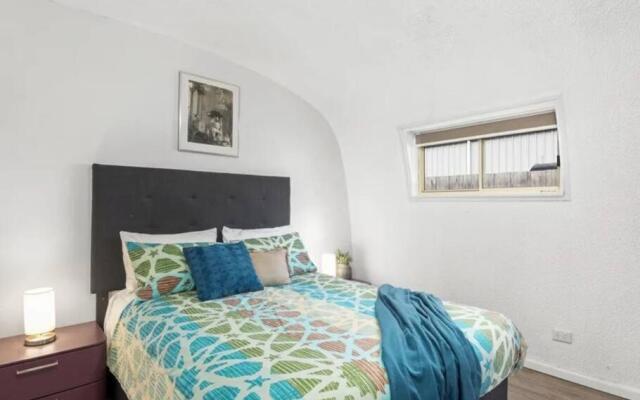 Chill at our Igloo cottage - 100m stroll to beach – Guest Rooms – Portarlington