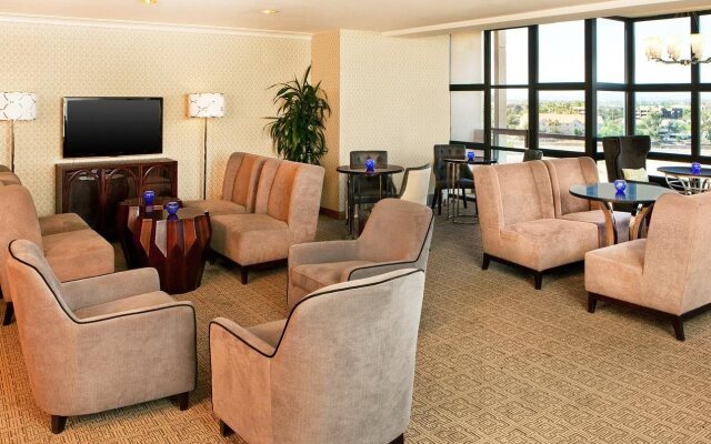 Sheraton Crescent Hotel