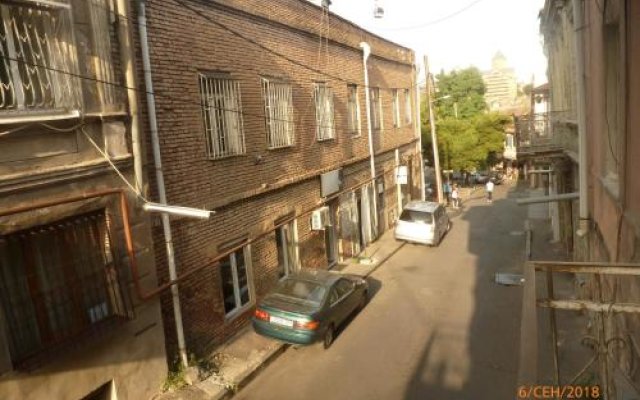 jeki's apartment in old tbilisi