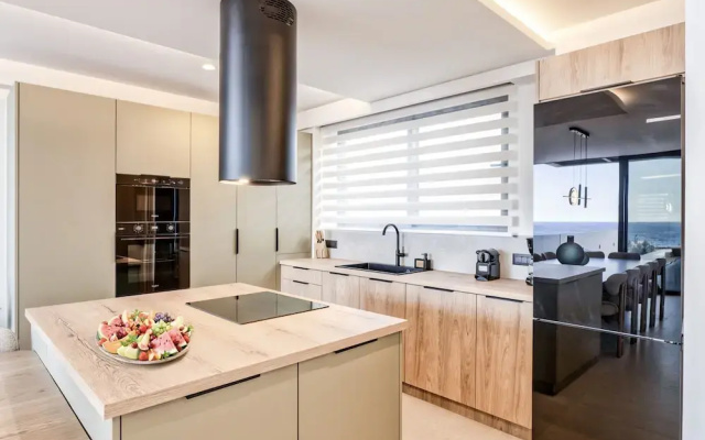 Villa Luxury Heaven - With Heated Pool