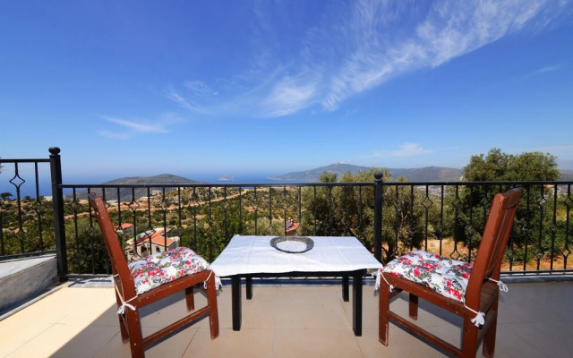 Villa Baris by Akdenizvillam