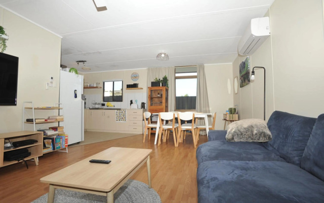 Investigator Beach Breeze Apartments U3