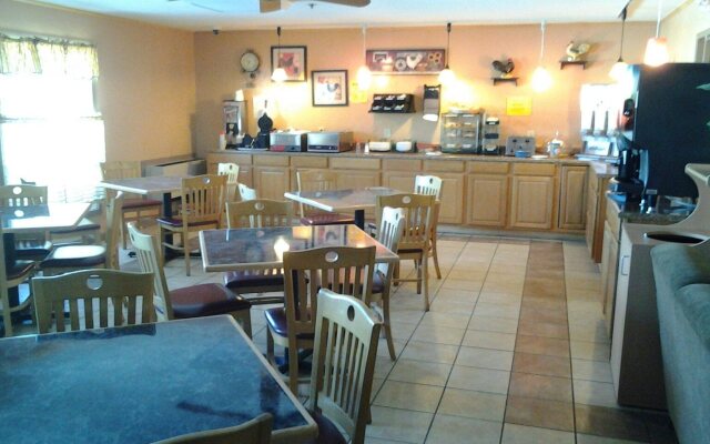 Iveys Motor Lodge Houlton