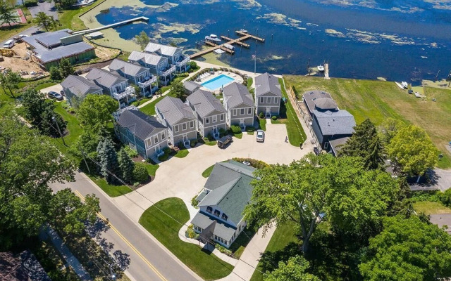 Saugatuck Harbor House