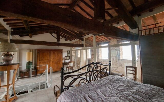 Castello Del Poggiarello Di Stigliano