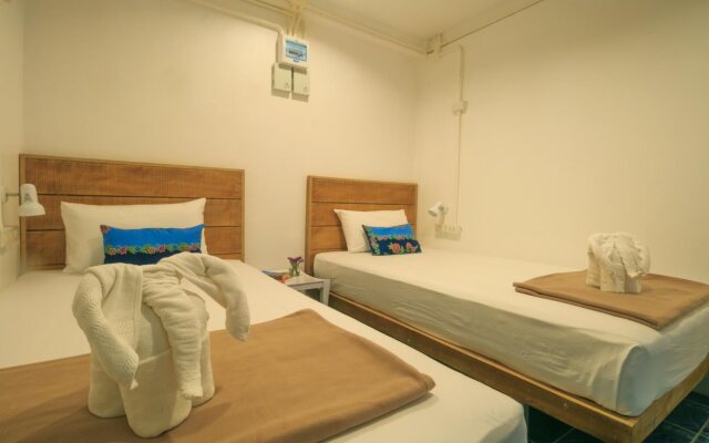 Frog House Bed & Breakfast - Adults Only - Hostel