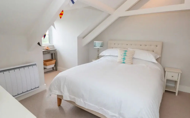 7 The Manor House, Hillfield Village