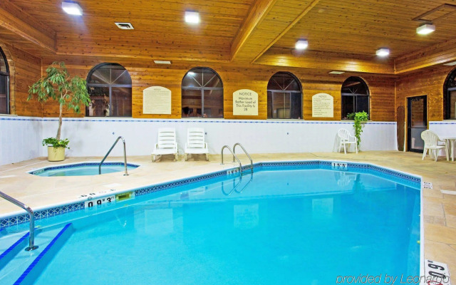 Best Western Oswego Hotel