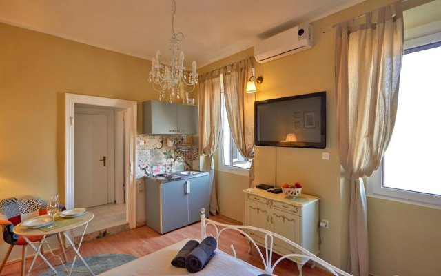 Old City Romantic Studio