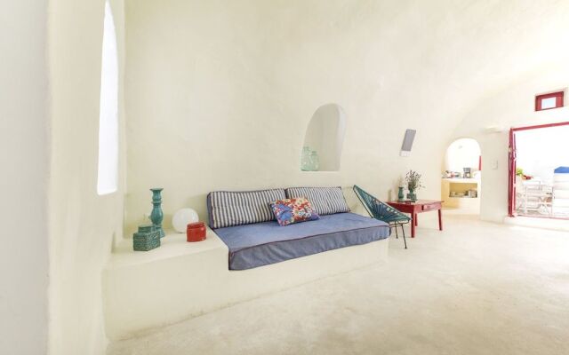 White Cave Villa By Caldera Houses