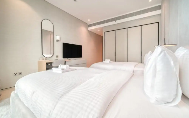 Picturesque Balcony and Beach Haven at Address JBR