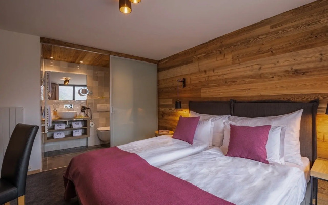 22 Summits Apartments