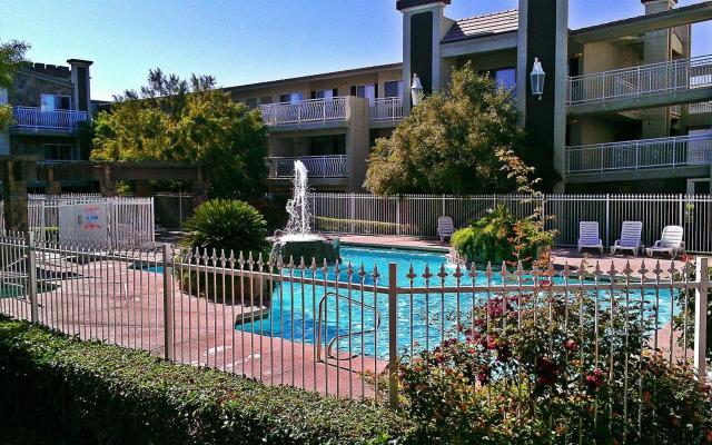 Manor Suites