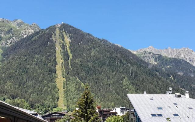 Nice 32m With Balcony View On The Mountain