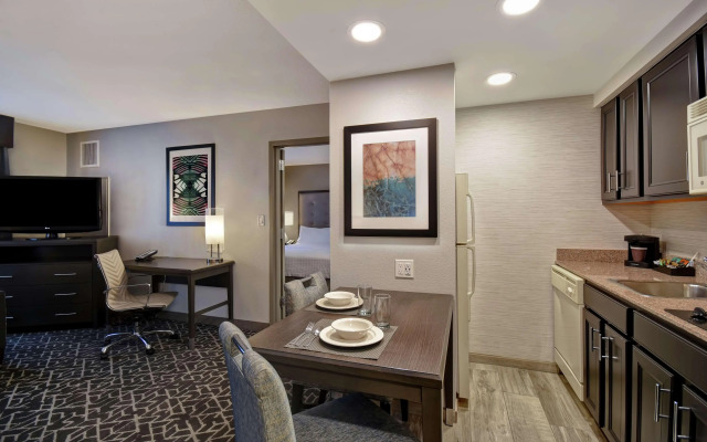 Homewood Suites by Hilton Edgewater