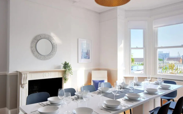7 Seafield Road
