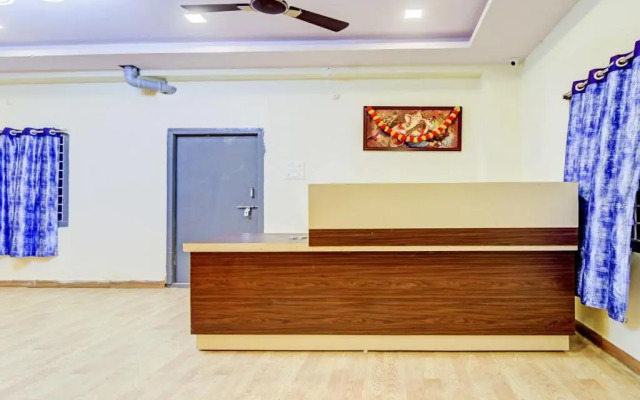 OYO Flagship 80468 Hotel R Square