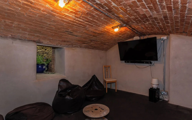 Vallis Oak Villa