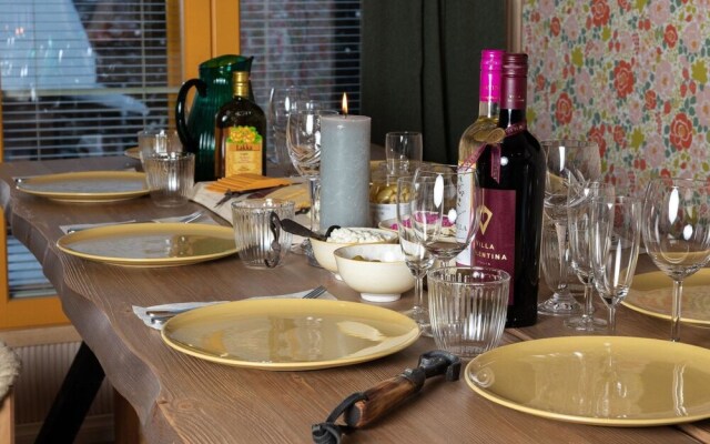 Villaroosa Hyv l Nkyl