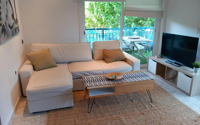 Bright near the beach & Barcelona - Apartment