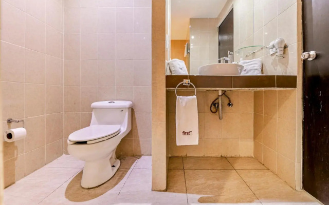 First Inn Hotel & Business