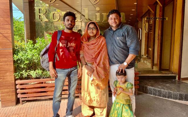 Thayamkery's Royal inn