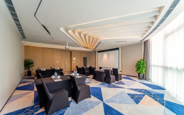 Holiday Inn Chongqing Data Valley by IHG