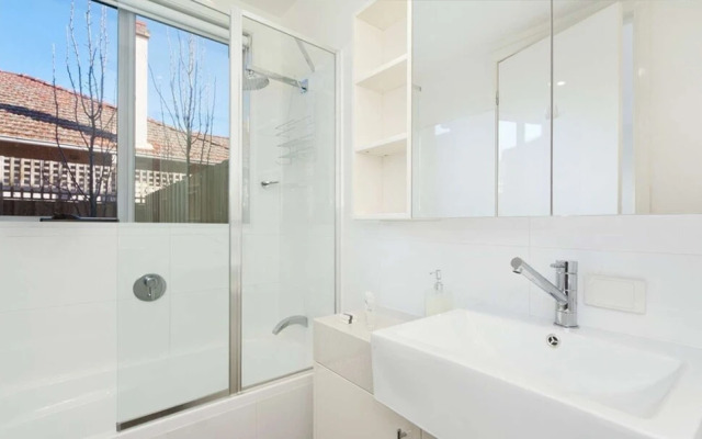 Caulfield Executive Apartment