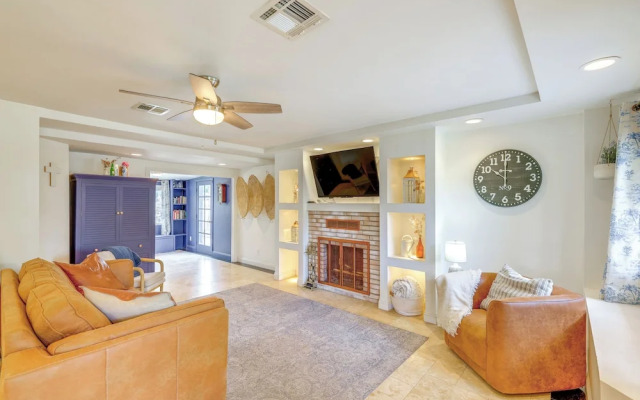 8 Mi to Dtwn: Pet-friendly Phoenix Home!