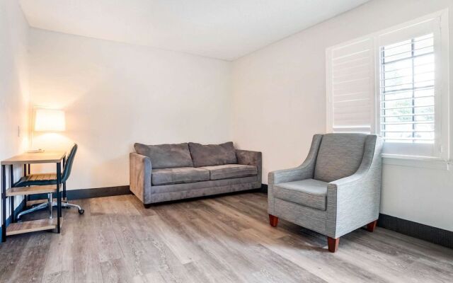 Suburban Extended Stay Hotel