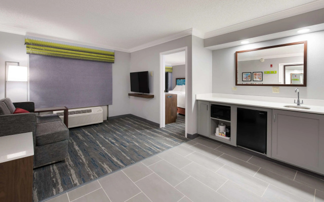 Hampton Inn & Suites Chicago/Hoffman Estates