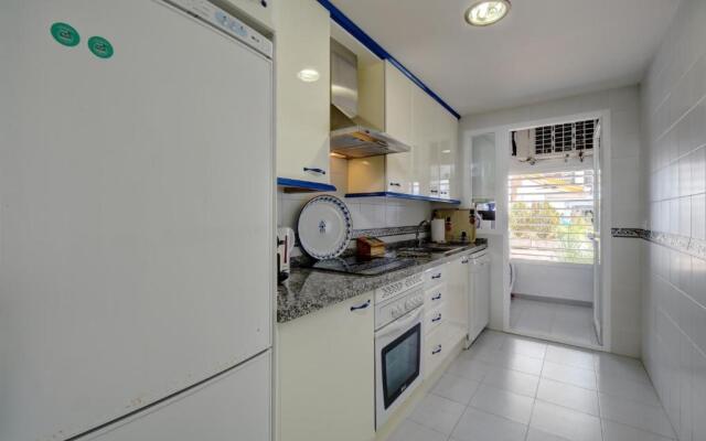 Apartamento 409 marina Real Puerto de la Duquesa playa