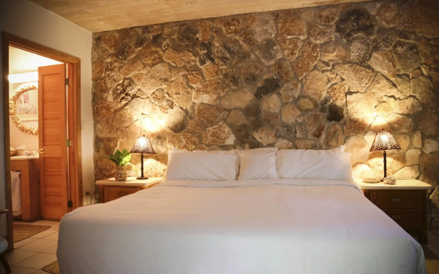 Tingum Village Hotel