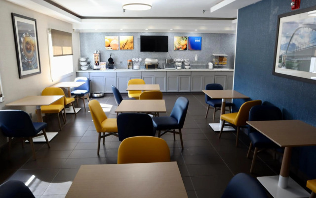 Comfort Inn & Suites Coralville - Iowa City near Iowa River Landing